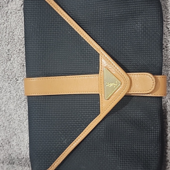 AUTHENTIC Vintage Yves Saint Laurent (YSL) crossbody bag - Picture 2 of 16